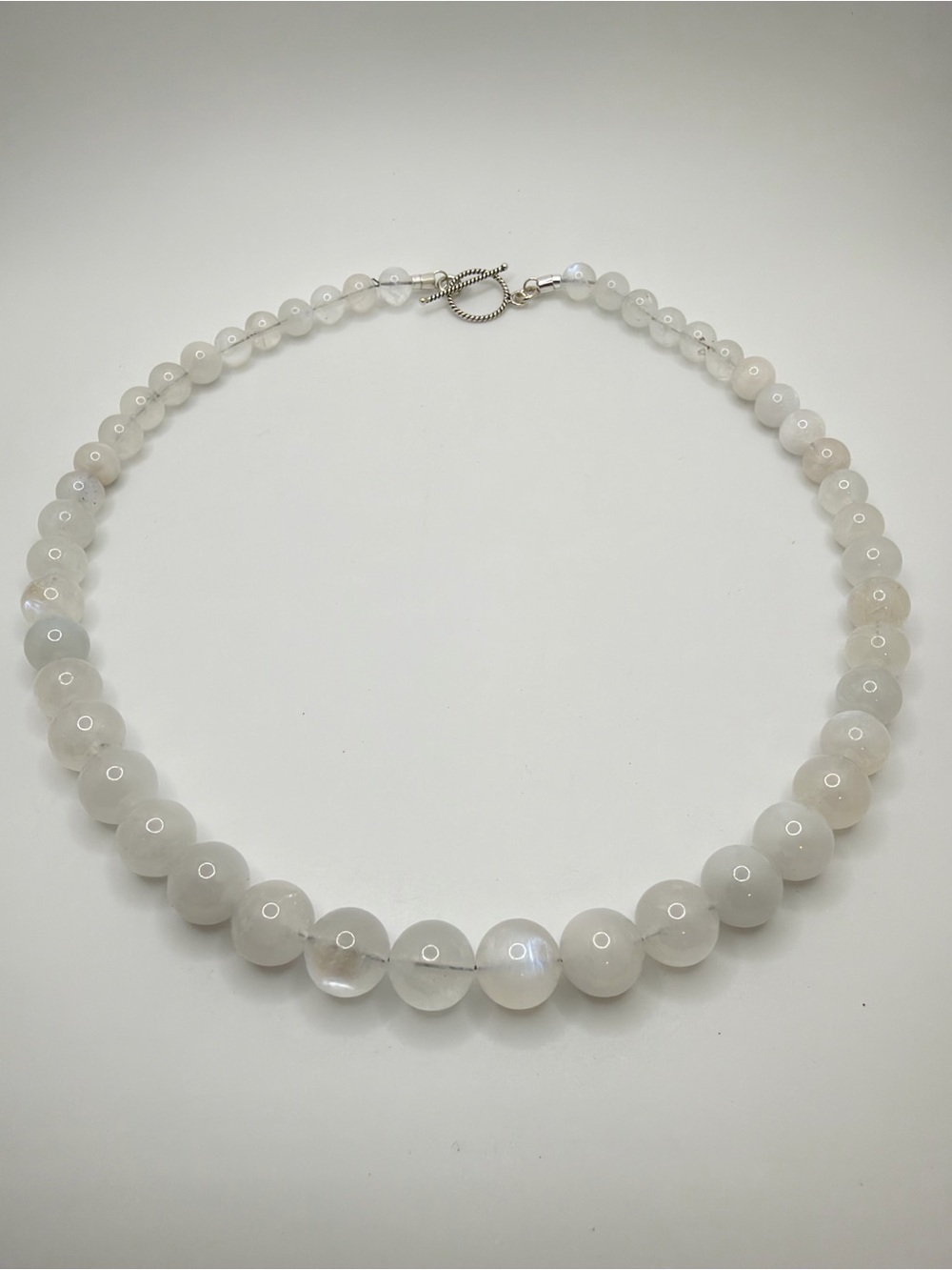 18" NWOT Graduated MOONSTONE necklace with sterling silver toggle clasp!